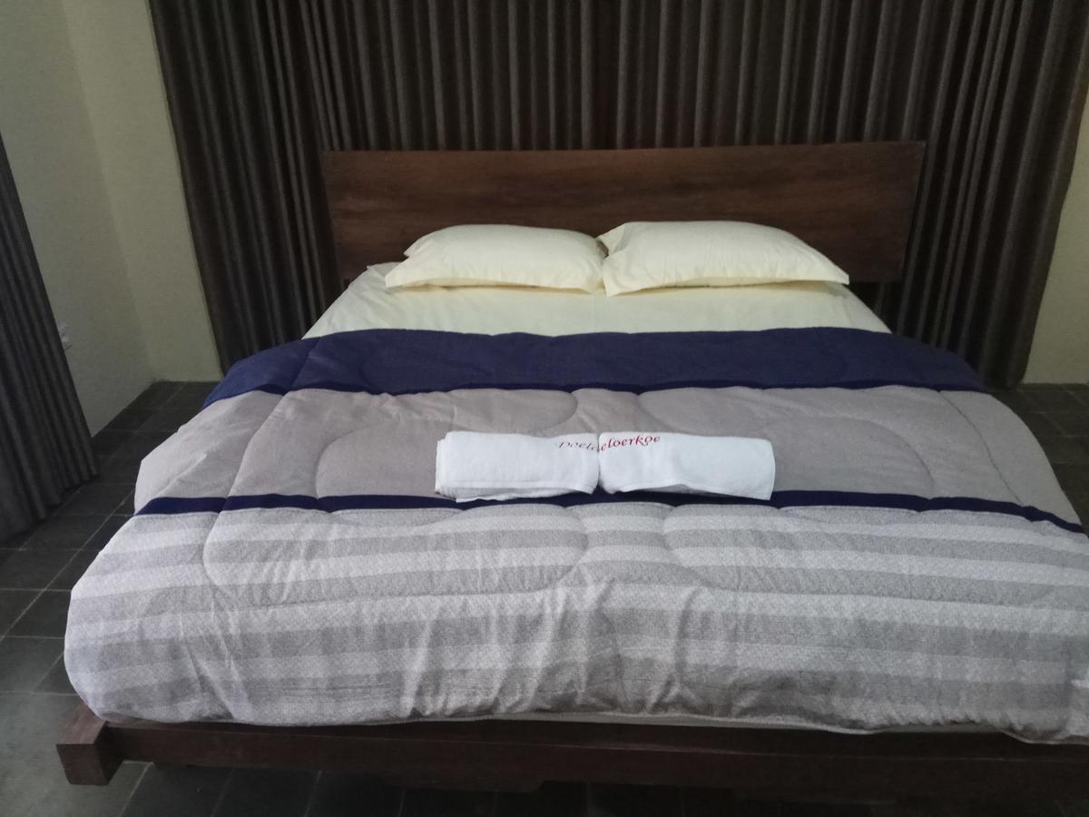 Doeloerkoe Homestay Surakarta  ภายนอก รูปภาพ